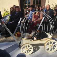 Large Angel Carriage in ivory, with gold trim