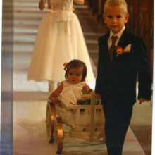 Small pumpkin wagon, white with gold wheel rims