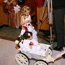 White small wagon, with black wheel rims